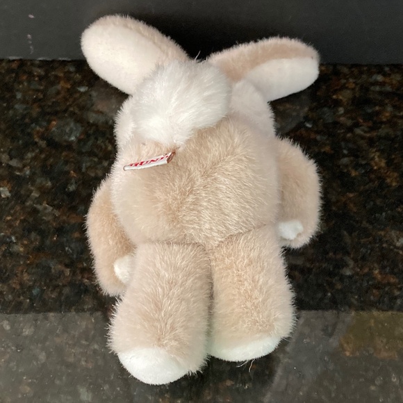GUND, Inc. Plush Sitting Bunny Rabbit With Puffy Cheeks and Fluffy Tail/1984/NEW - Picture 5 of 7